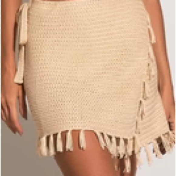 Cleobella Women’s Crochet Knit Wrap Skirt Tassel Detail Size S Cream Mini - Picture 1 of 7